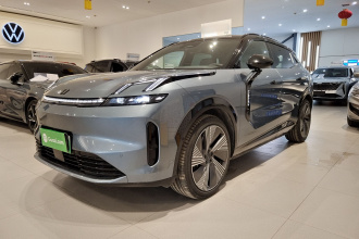 领克08 EM-P 2023款 220km 四驱性能Halo