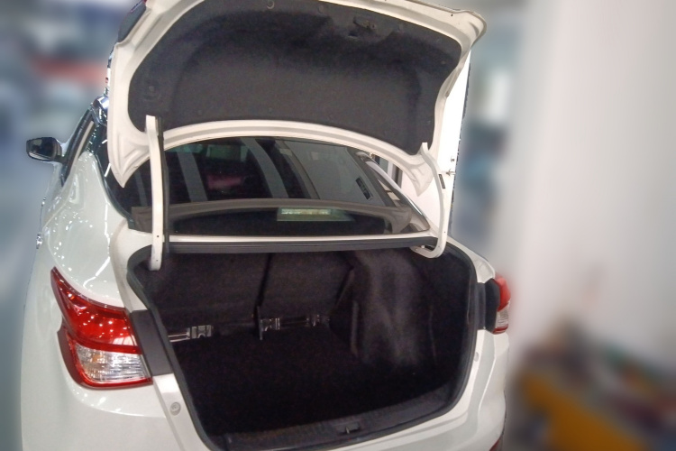 日产 蓝鸟 2016款 1.6L CVT智酷版中控内饰23