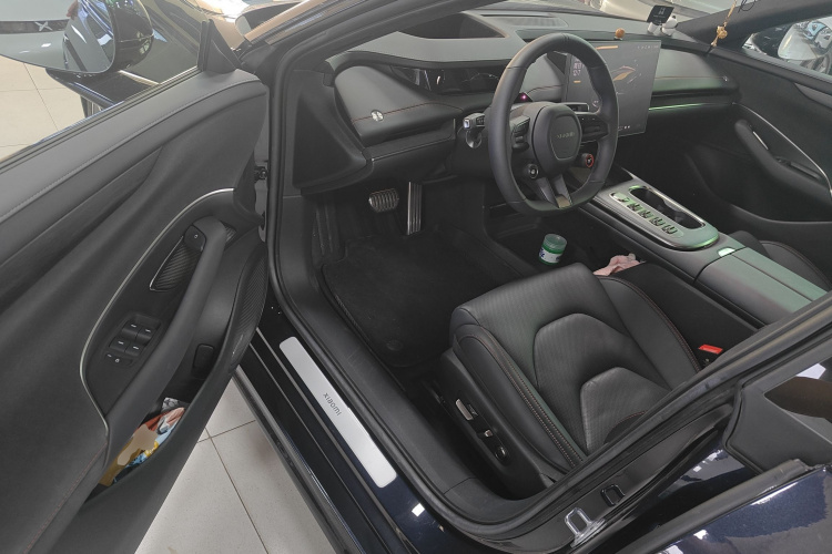 小米汽车 小米SU7 2024款 四驱超长续航高阶智驾Max版中控内饰7003