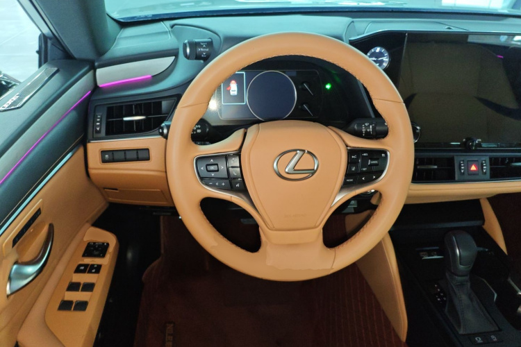 雷克萨斯ES 2025款 200 臻享版中控内饰13