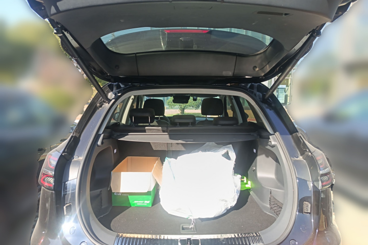 红旗HS5 2023款 2.0T 旗享Pro版中控内饰23