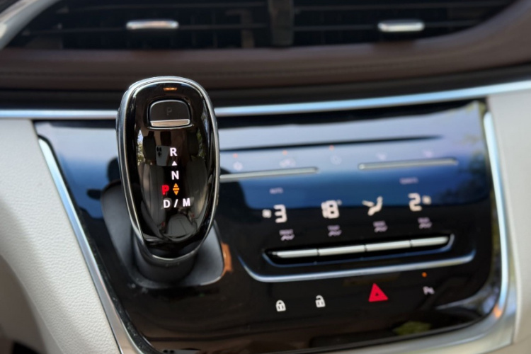 别克GL8 2021款 陆上公务舱 652T 豪华型中控内饰7003