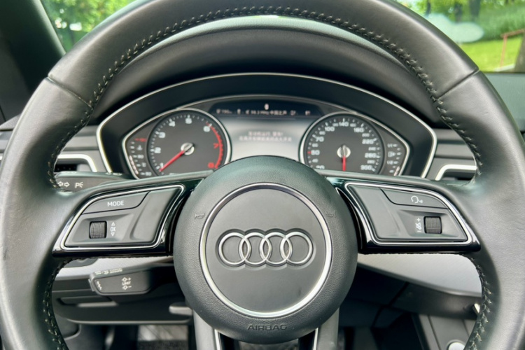 奥迪A5 2017款 Cabriolet 40 TFSI 时尚型中控内饰7006