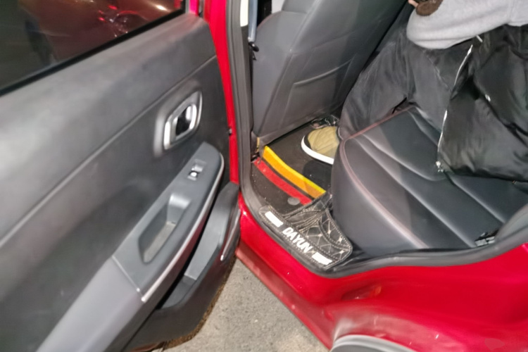 大运 悦虎 2022款 30.66kWh 两驱标准版中控内饰7004