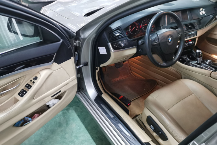 宝马5系 2014款 520Li 典雅型中控内饰20