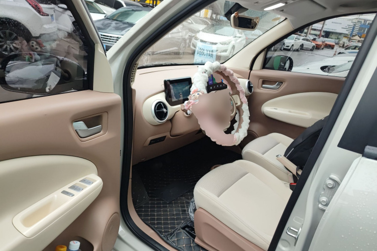 五菱汽车 宏光MINIEV 2025款 四门版 进阶款中控内饰7003