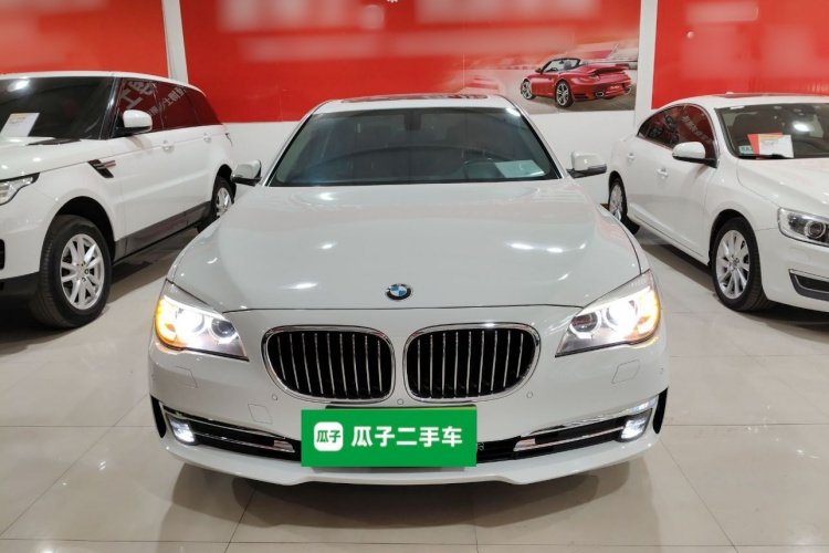 宝马7系 2014款 730Li 臻享型车身外观2