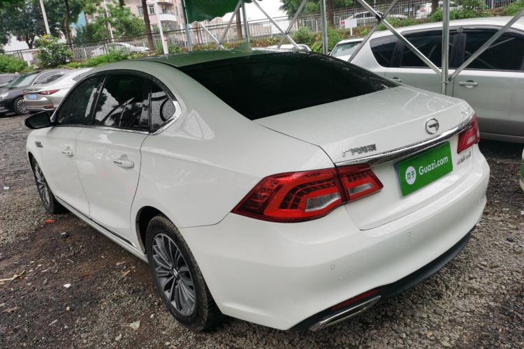 广汽传祺 传祺GA8 2016款 320T 豪华版车身外观4