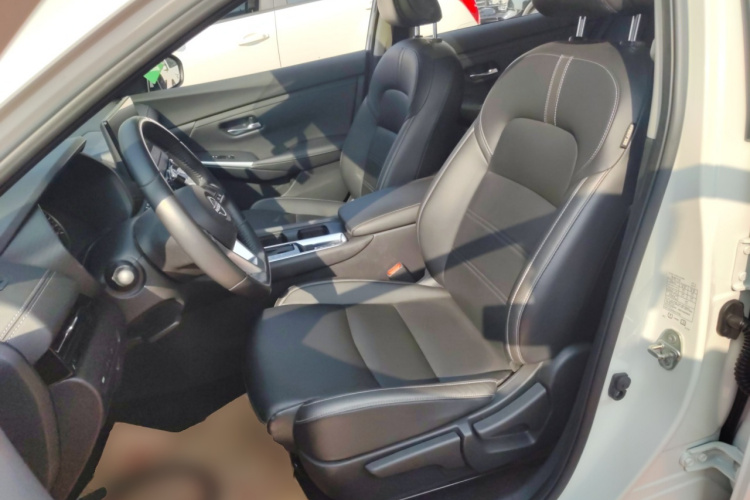 日产 轩逸 2023款 1.6L CVT悦享版中控内饰19