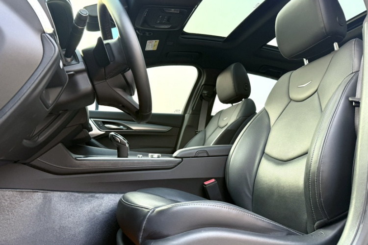 凯迪拉克CT5 2023款 28T 豪华型（标准版）中控内饰7008