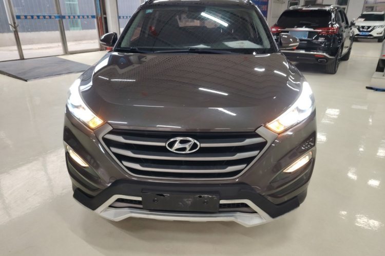 现代 途胜 2015款 1.6T 双离合两驱智能型车身外观2