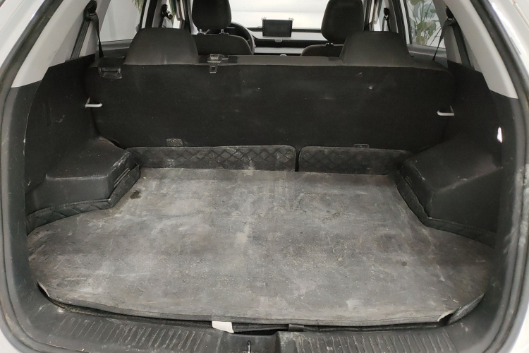 五菱汽车 五菱星驰 2022款 1.5L 手动自由型机舱底盘23