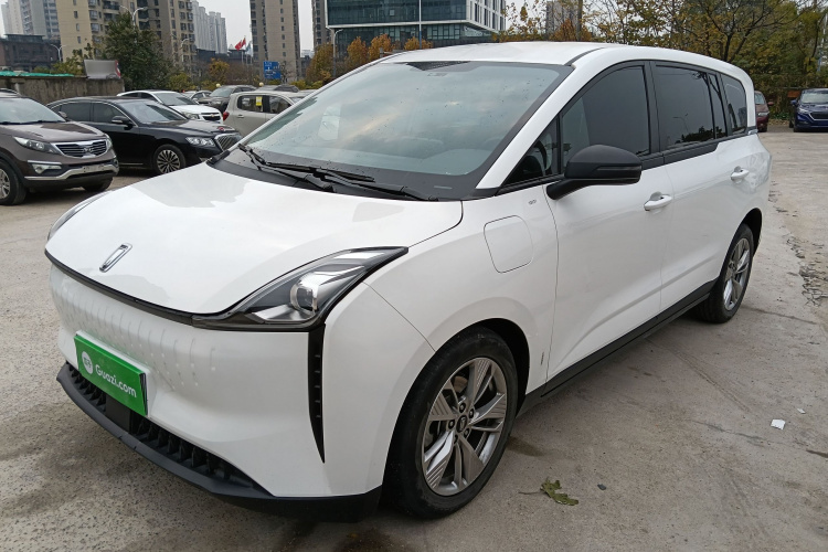 奔腾NAT 2022款 舒享出行 换电出租版车身外观1