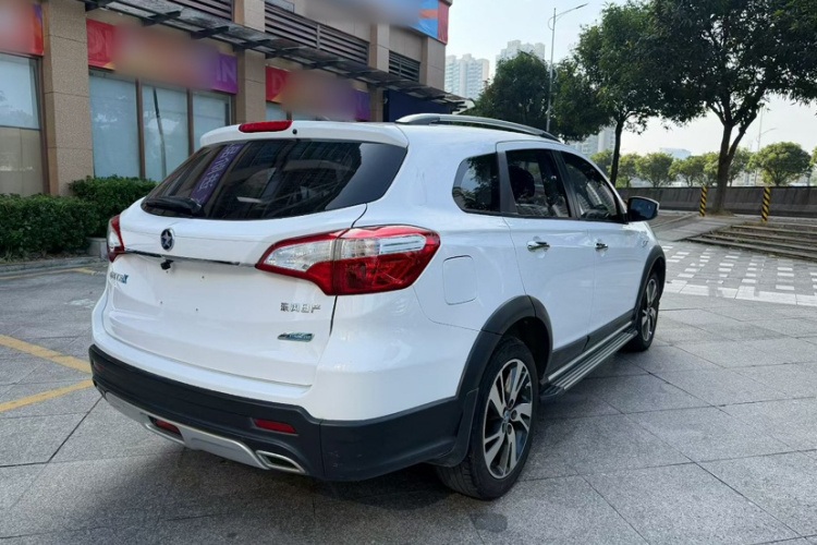启辰T70X 2015款 2.0L CVT睿趣运动版车身外观6005