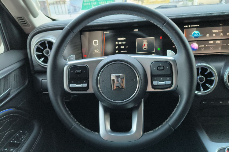 坦克300 2024款 2.0T 挑战者中控内饰13