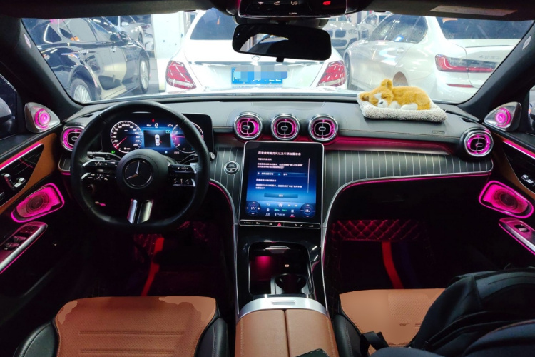 奔驰C级 2023款 C 200 L 运动版中控内饰12