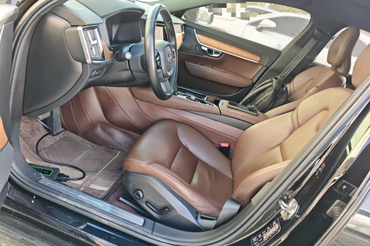 沃尔沃S90新能源 2021款 T8 E驱混动 智逸豪华版中控内饰19