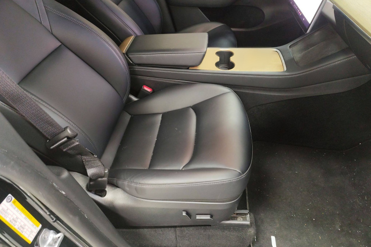 特斯拉 Model Y 2022款 改款 后轮驱动版局部细节41