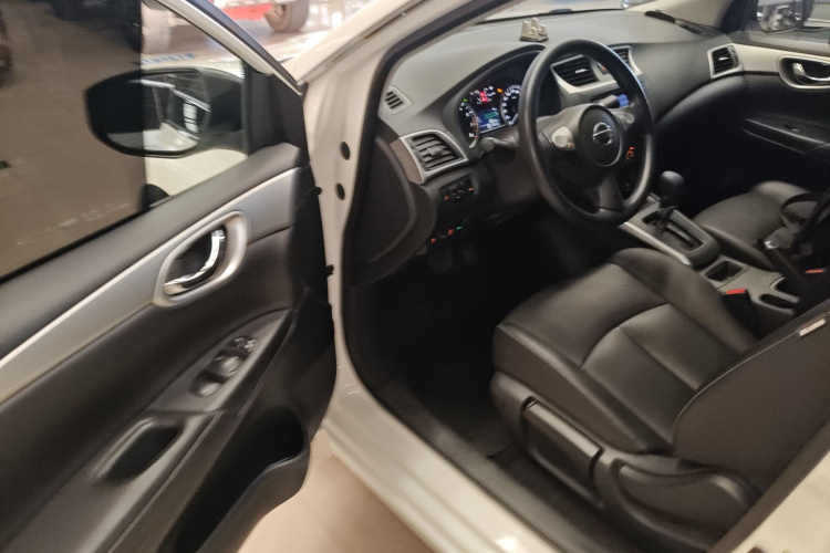 日产 轩逸 2021款 经典 1.6XE CVT专享版中控内饰20