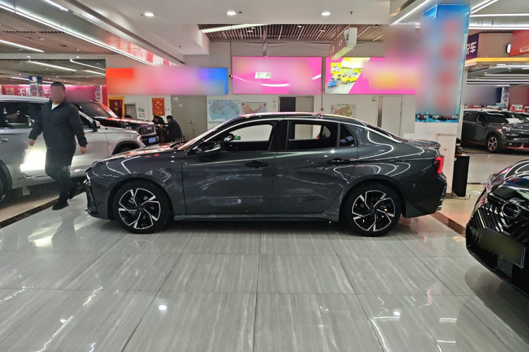 领克03 2023款 2.0TD DCT劲Pro车身外观4