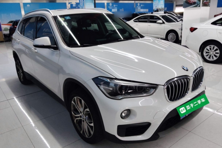 宝马X1 2019款 sDrive20Li 领先型车身外观6002