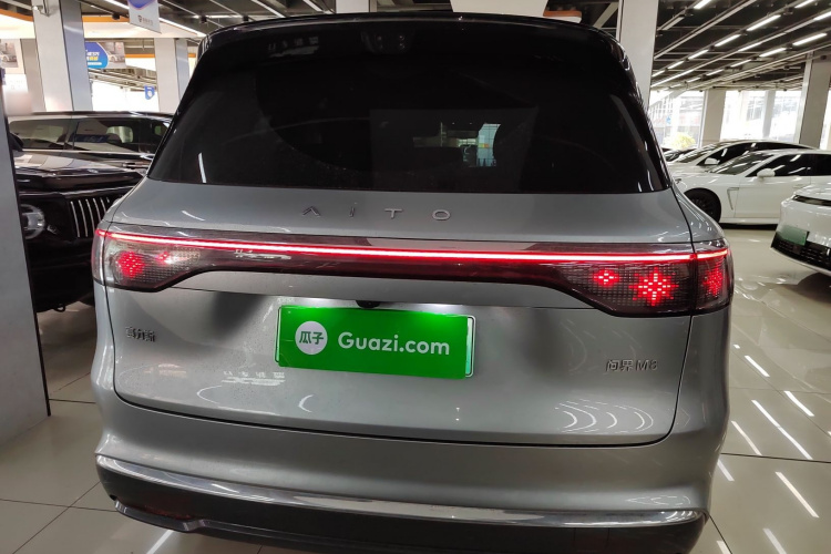 鸿蒙智行 问界M8 2025款 增程 Max+版 53.4kWh 5座版车身外观6