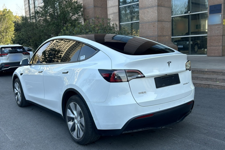特斯拉 Model Y 2022款 后轮驱动版车身外观6005