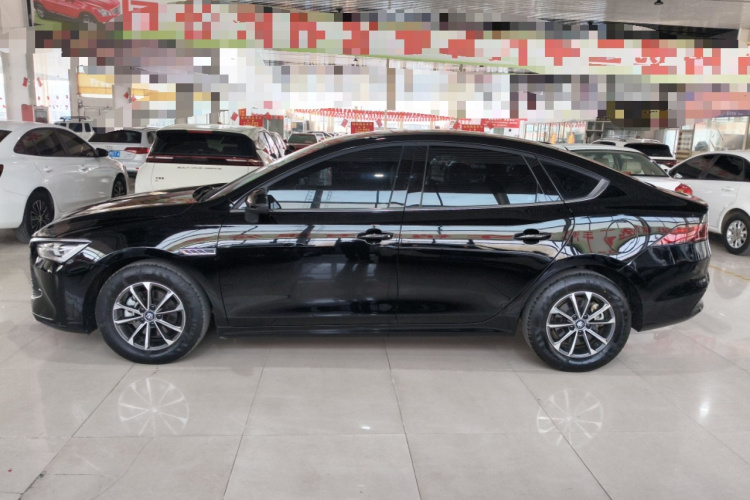 比亚迪 秦PLUS 2023款 冠军版 DM-i 55KM领先型车身外观4