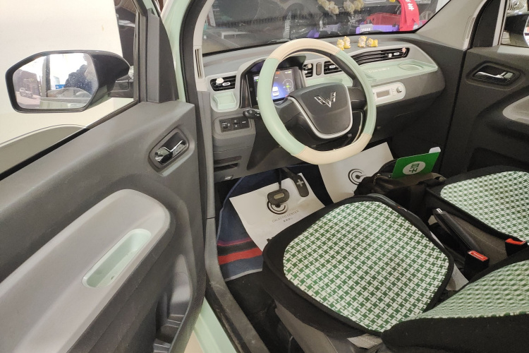 五菱汽车 宏光MINIEV 2021款 马卡龙时尚款 磷酸铁锂中控内饰7003