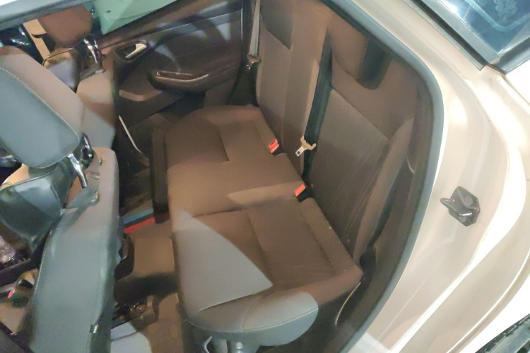 福特 福克斯 2018款 两厢经典 1.6L 自动舒适型智行版中控内饰7004