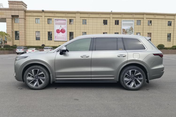 理想汽车 理想ONE 2021款 增程6座版车身外观4