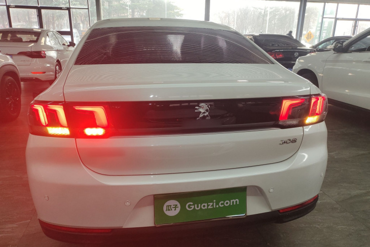 标致308 2018款 1.6L 手动时尚版车身外观6