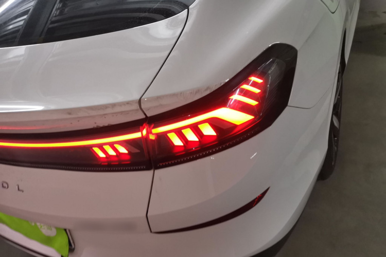 大众 2023款 凌渡L 280TSI DSG酷辣版车身外观9