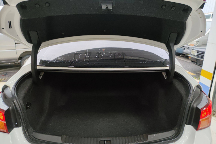 别克 威朗 2019款 三厢 15S 自动进取型局部细节23