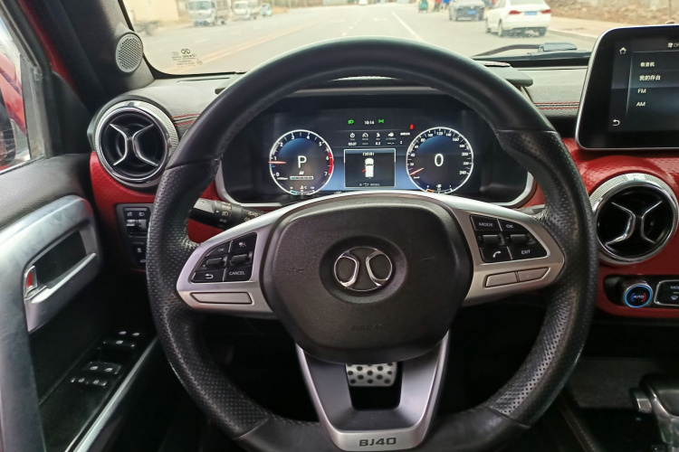 北京越野 北京BJ40 2018款 PLUS 2.3T 自动四驱旗舰版 国V局部细节13