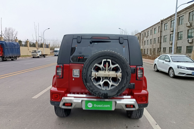 北京越野 北京BJ40 2018款 PLUS 2.3T 自动四驱旗舰版 国V车身外观6005