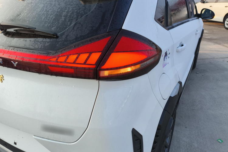 奇瑞 瑞虎3X 2023款 1.5L CVT时尚版车身外观9