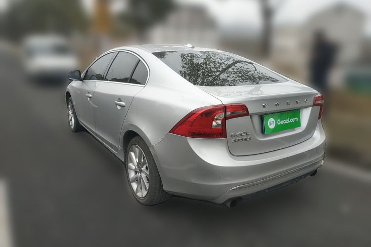 沃尔沃S60 2014款 S60L 2.0T 智远版车身外观5