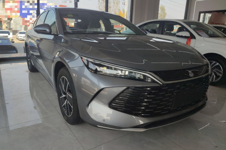 比亚迪 秦L 2024款 DM-i 120KM超越型车身外观3