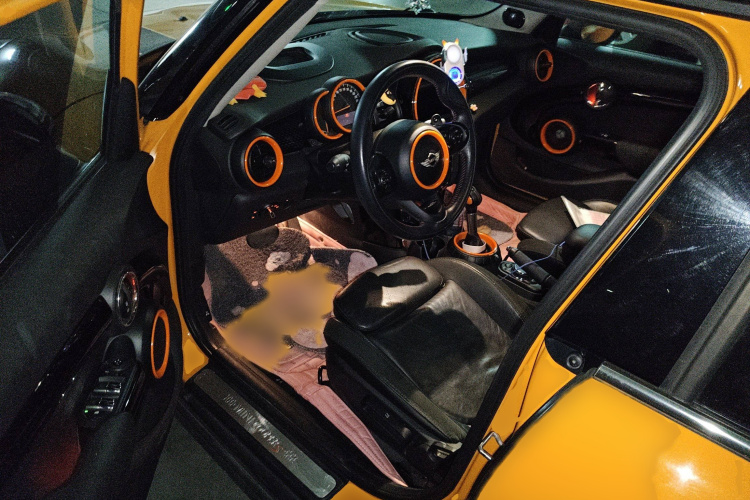 MINI 2016款 2.0T COOPER S 先锋派 五门版中控内饰7003