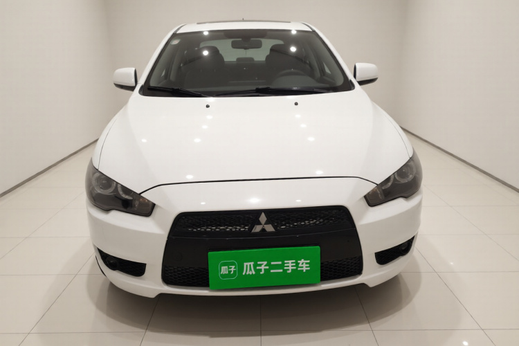 三菱 翼神 2012款 时尚版 1.8L 手动舒适型车身外观2