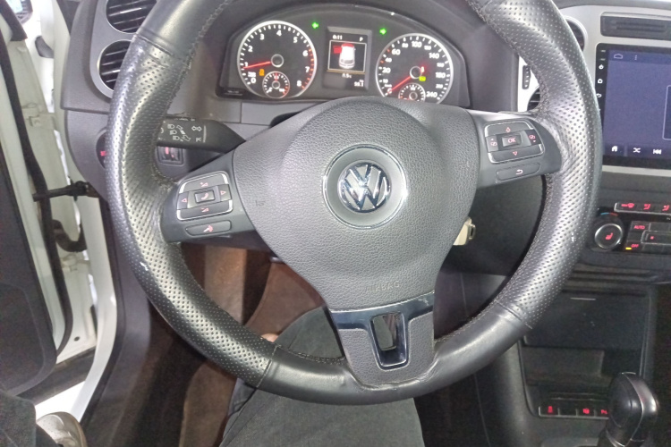 大众 Tiguan 2015款 2.0TSI 舒适版中控内饰13