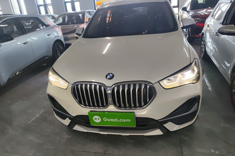 宝马X1 2020款 xDrive25Li 尊享型车身外观2