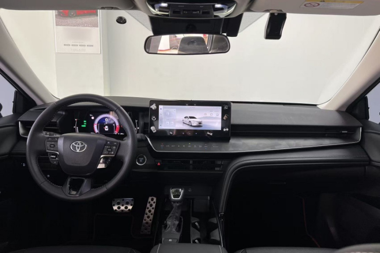 丰田 凯美瑞 2026款 双擎 2.0HSE 运动Lite版中控内饰7004