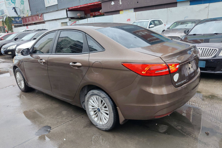 福特 福睿斯 2015款 1.5L 自动舒适型车身外观4