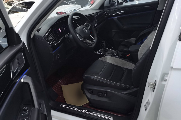 大众 探岳GTE插电混动 2020款 1.4T 豪华型中控内饰19