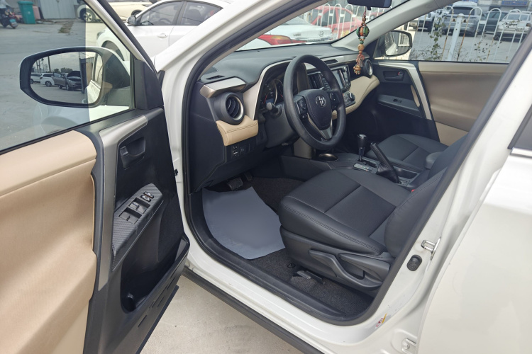 丰田 RAV4荣放 2015款 2.0L CVT两驱风尚版中控内饰7002