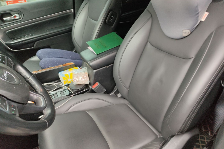 Jeep 大指挥官 2018款 2.0T 四驱尊享导航版 国V中控内饰19