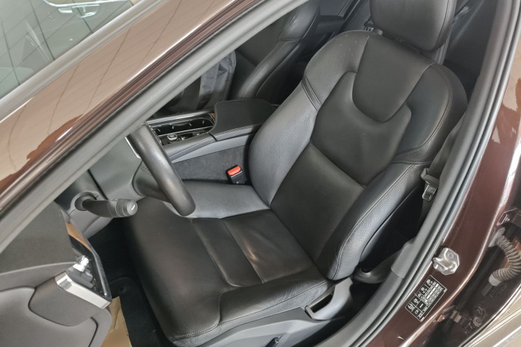 沃尔沃S90 2018款 T5 智雅版中控内饰19