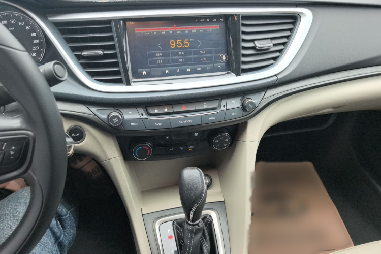 别克 英朗 2016款 15N 自动精英型局部细节16